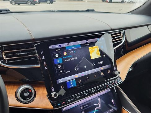 Used 2024 Jeep Grand Wagoneer L Series III image 26