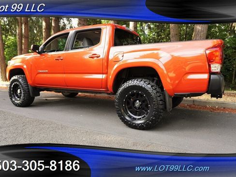 Used 2017 Toyota Tacoma SR5 w/ Tow Package AWD/4WD image 11