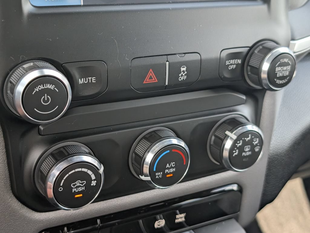 Used 2024 RAM 3500 Big Horn AWD/4WD image 20