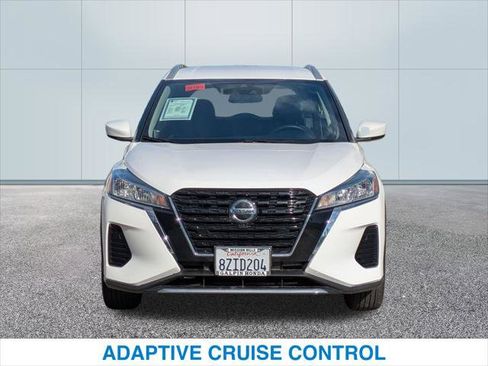 Used 2021 Nissan Kicks SV image 3