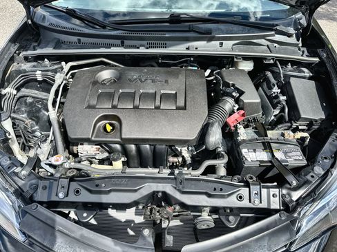 Used 2019 Toyota Corolla LE image 12