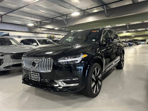 Certified 2023 Volvo XC90 T8 Ultimate w/ Protection Package Premier image 5