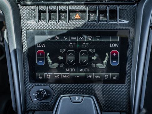Used 2024 Lamborghini Urus S AWD/4WD image 30