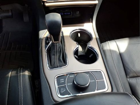 Used 2016 Jeep Grand Cherokee Limited AWD/4WD image 13