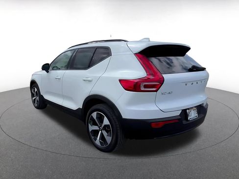 Used 2024 Volvo XC40 B5 Core AWD/4WD image 11