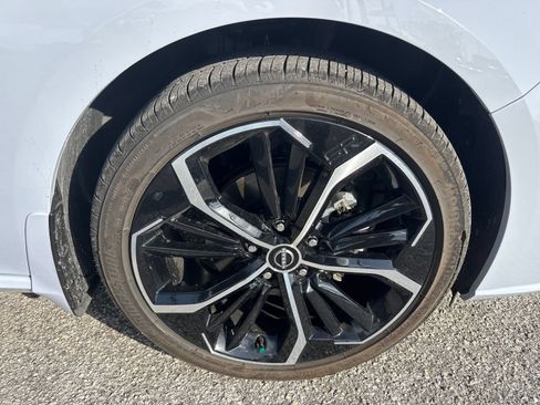 Used 2024 Nissan Altima 2.5 SR w/ SR Premium Package FWD image 8