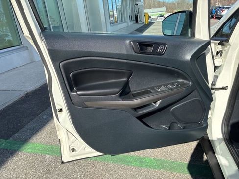 Certified 2022 Ford EcoSport SES image 13
