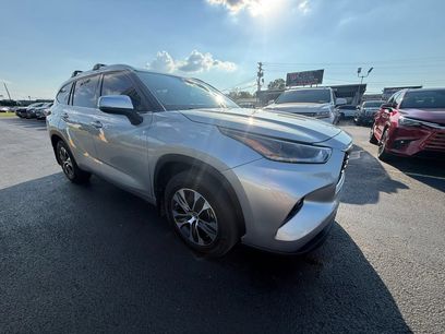 Used 2021 Toyota Highlander XLE