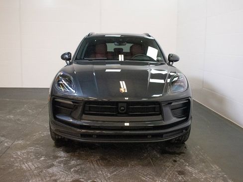 New 2026 Porsche Macan image 7