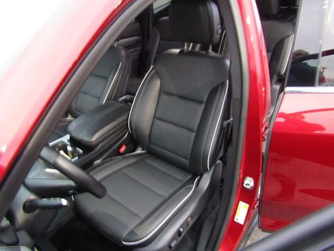 Used 2025 Buick Enclave Preferred image 29