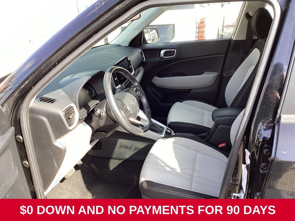 Used 2025 Hyundai Venue SEL FWD image 4