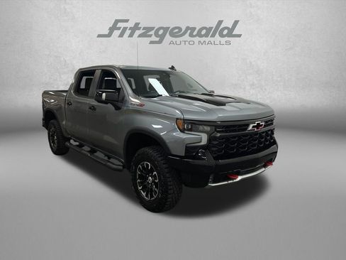 Used 2023 Chevrolet Silverado 1500 ZR2 w/ Technology Package AWD/4WD image 10