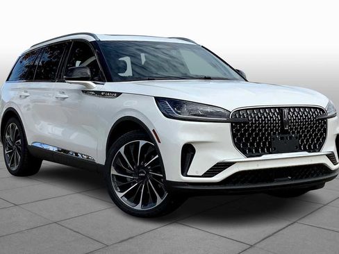 New 2025 Lincoln Aviator Reserve w/ Luxury Package image 2