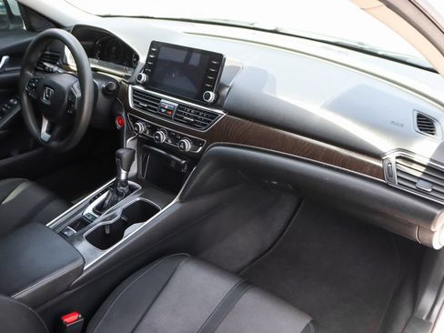 Used 2020 Honda Accord EX image 33