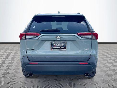 Used 2021 Toyota RAV4 XLE w/ Convenience Package FWD image 6