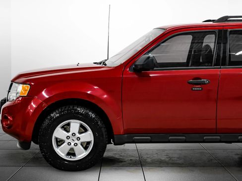 Used 2011 Ford Escape XLT image 12