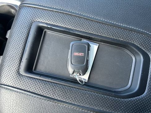 Used 2019 GMC Sierra 1500 Denali w/ Denali Ultimate Package AWD/4WD image 34