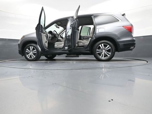 Used 2018 Honda Pilot EX image 49