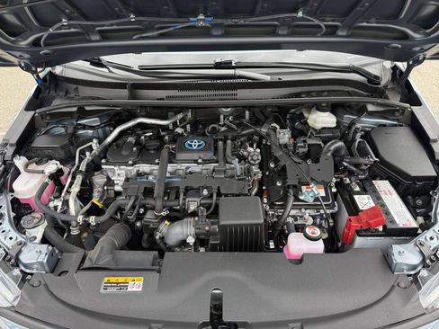 Used 2024 Toyota Corolla LE w/ LE Convenience Package FWD image 20