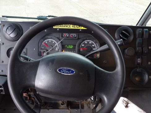 Used 2019 Ford E-450 and Econoline 450 Super Duty RWD image 11