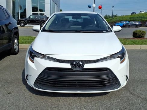 Used 2024 Toyota Corolla LE FWD image 11