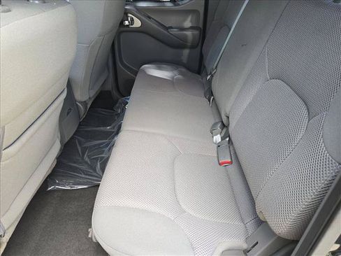 Used 2020 Nissan Frontier SV w/ Midnight Edition Floor Mats RWD image 18