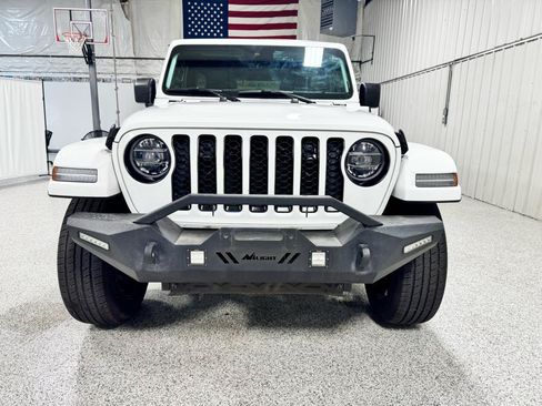 Used 2021 Jeep Wrangler Unlimited Sahara w/ Cold Weather Group AWD/4WD image 25
