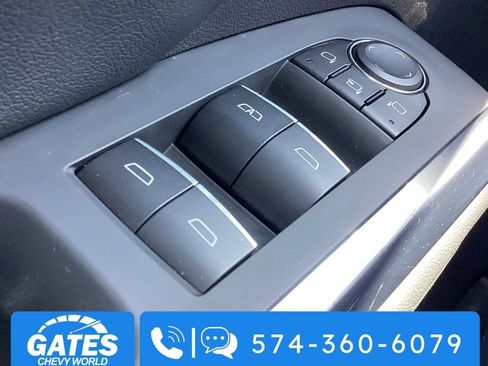 Used 2025 Chevrolet Traverse RS w/ LPO, Floor Liner Package AWD/4WD image 28