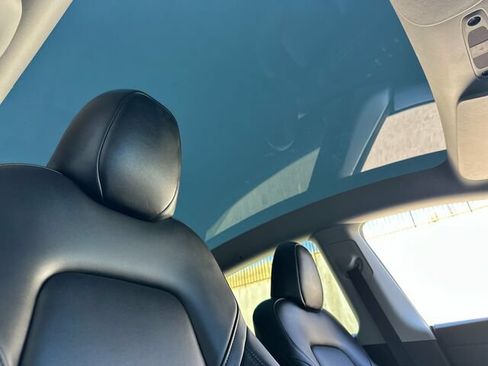 Used 2025 Tesla Model Y Long Range RWD image 20