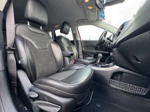 Used 2018 Jeep Compass Latitude image 18