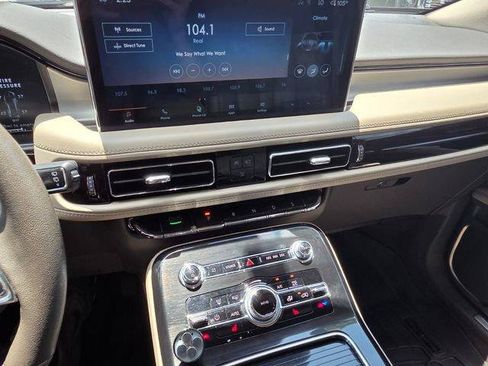 Used 2022 Lincoln Nautilus FWD image 24