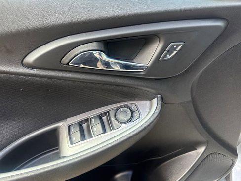 Used 2024 Chevrolet Malibu LT image 18