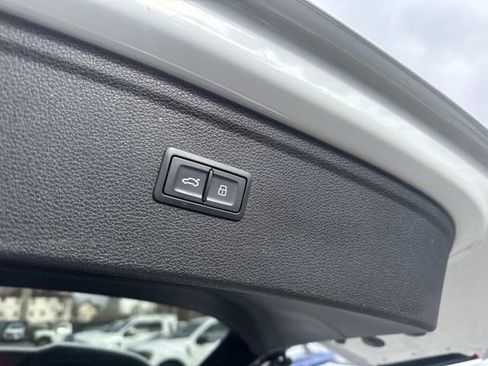 Used 2024 Audi SQ5 Premium Plus image 8