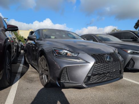 Used 2018 Lexus IS 300 F Sport w/ F Sport Package RWD image 2