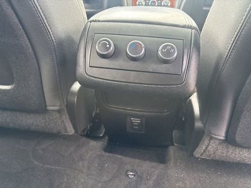 Used 2014 Chevrolet Traverse LT FWD image 11