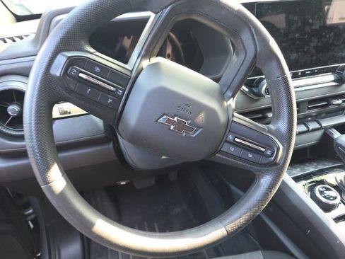 Used 2023 Chevrolet Colorado Trail Boss AWD/4WD image 11