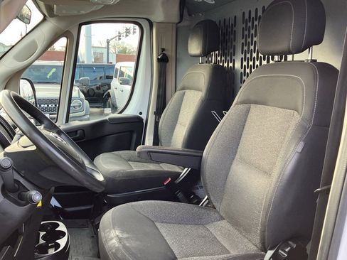 Used 2020 RAM ProMaster 2500 w/ Interior Convenience Group image 22