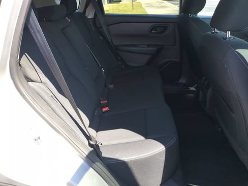 Used 2024 Nissan Rogue S FWD image 30