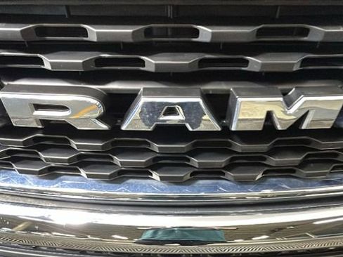 Used 2022 RAM 1500 Big Horn AWD/4WD image 9