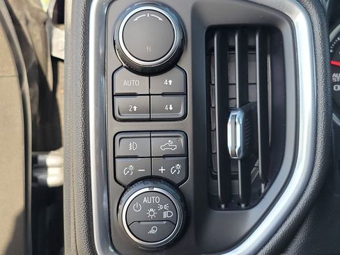 Used 2019 Chevrolet Silverado 1500 High Country w/ Technology Package image 16