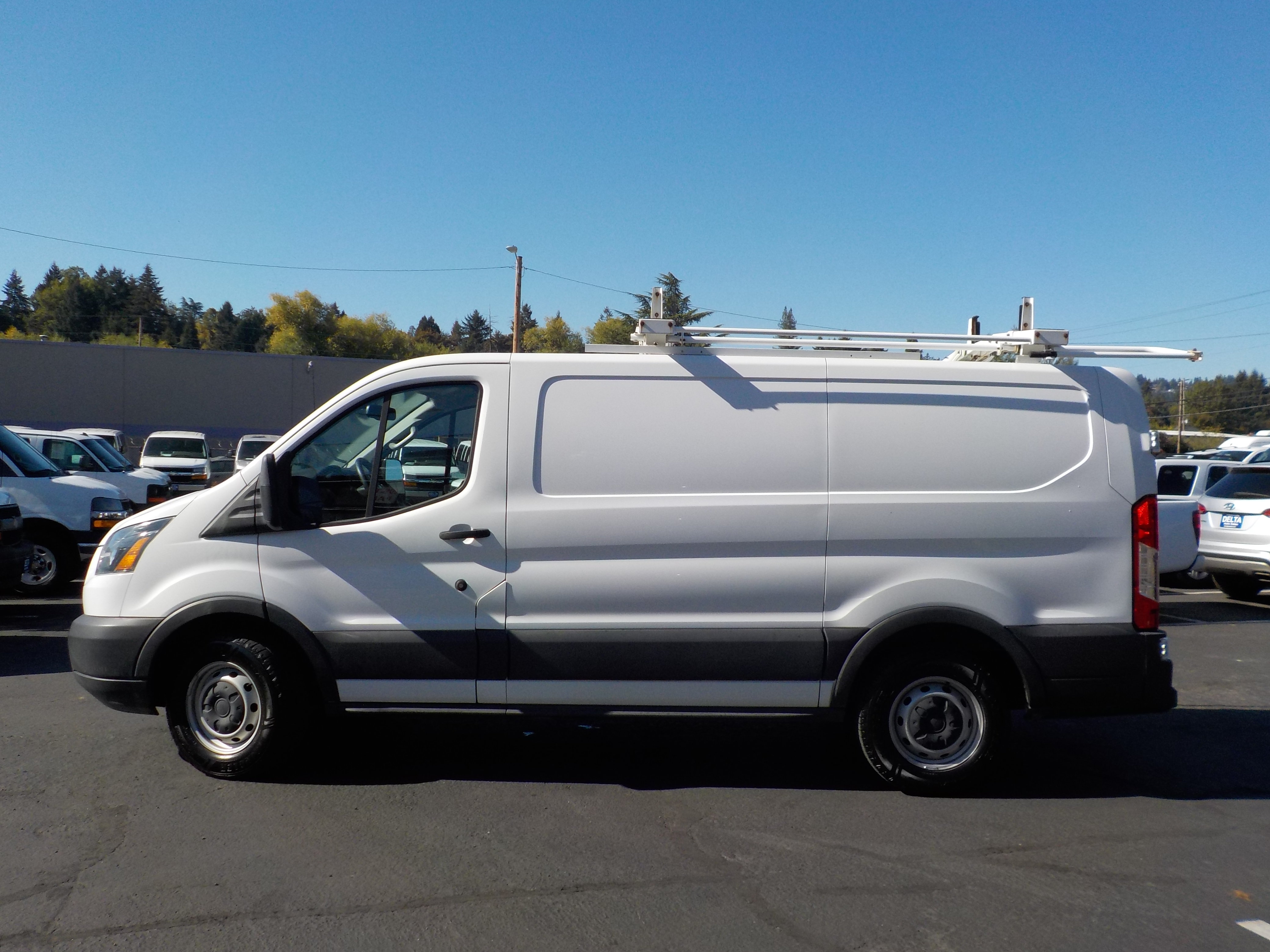 Used 2015 Ford Transit 150 130 Low Roof RWD image 2