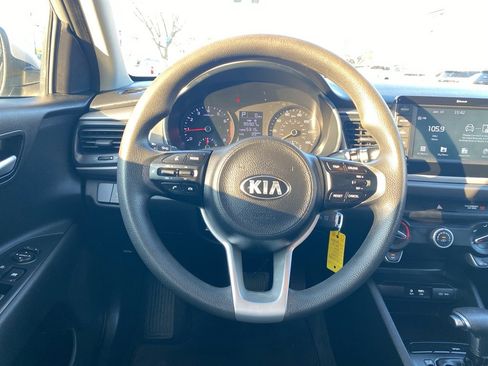 Used 2019 Kia Rio S image 4