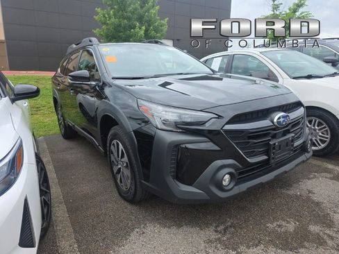 Used 2023 Subaru Outback Premium AWD/4WD image 1