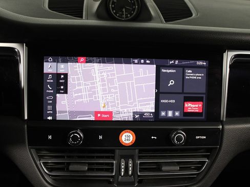 Used 2022 Porsche Macan AWD/4WD image 22