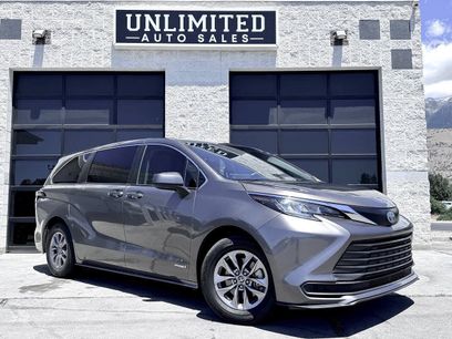 Used 2021 Toyota Sienna LE