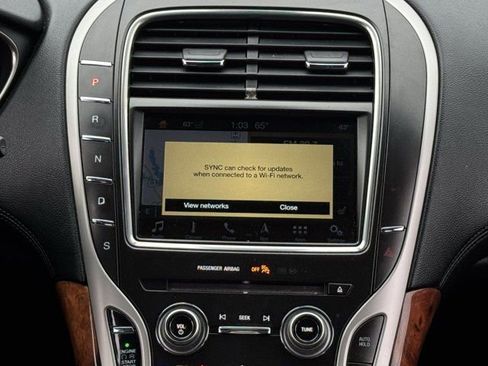 Used 2018 Lincoln MKX Reserve w/ Lincoln MKX Climate Package image 17