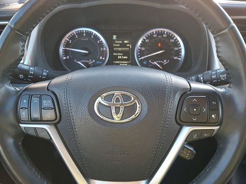 Used 2019 Toyota Highlander Limited Platinum image 21