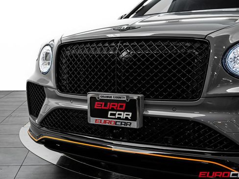 Used 2025 Bentley Bentayga AWD/4WD image 11
