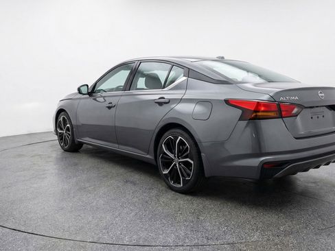 Used 2025 Nissan Altima 2.5 SR FWD image 6