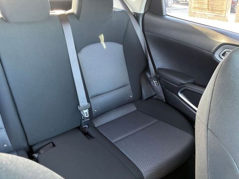 Used 2025 Kia Soul LX w/ LX Technology Package FWD image 30